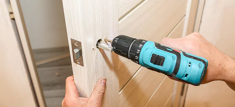 Old Door Knob Repair in Westchester, FL