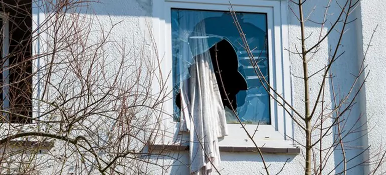 Storm Window Installation Contractors in Westchester, FL