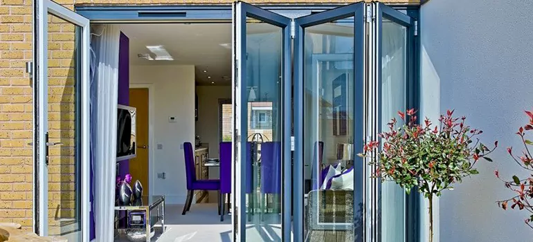 Commercial Door Glass Repair in Westchester, FL
